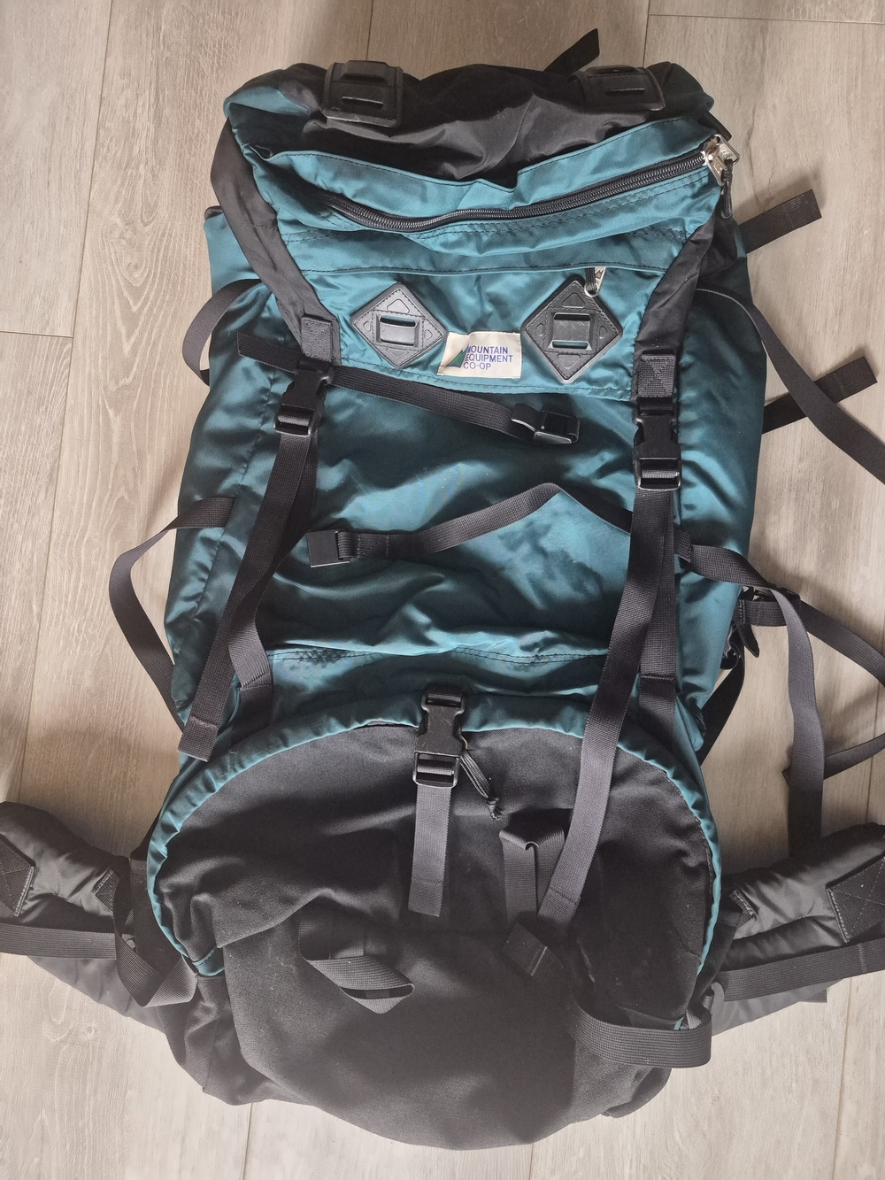 Vintage MEC Mountain Equipment Co-op Teal Hiking Backpack Internal Frame